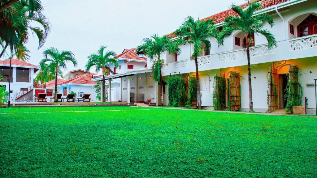 Paradise Holiday Village 3*