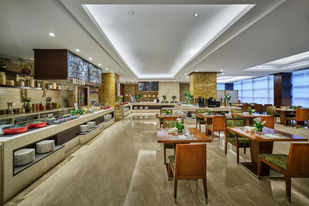 Crowne Plaza International Airport Beijing 5*