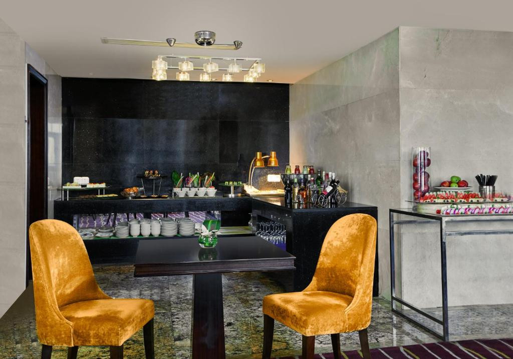 Crowne Plaza International Airport Beijing 5*