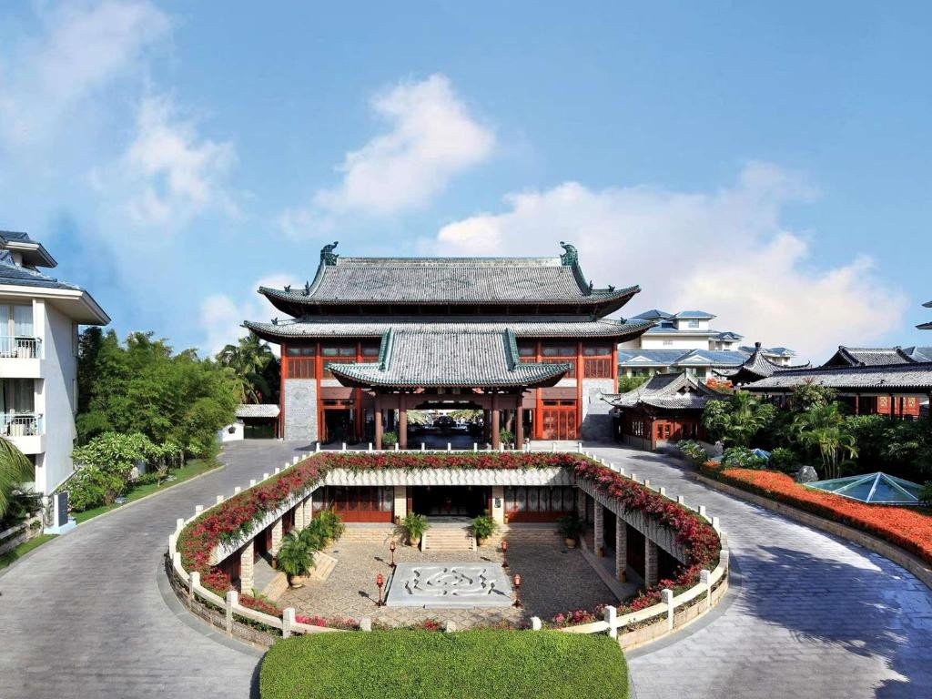Swissotel & Grand Mercure Sanya Yalong Bay 5*