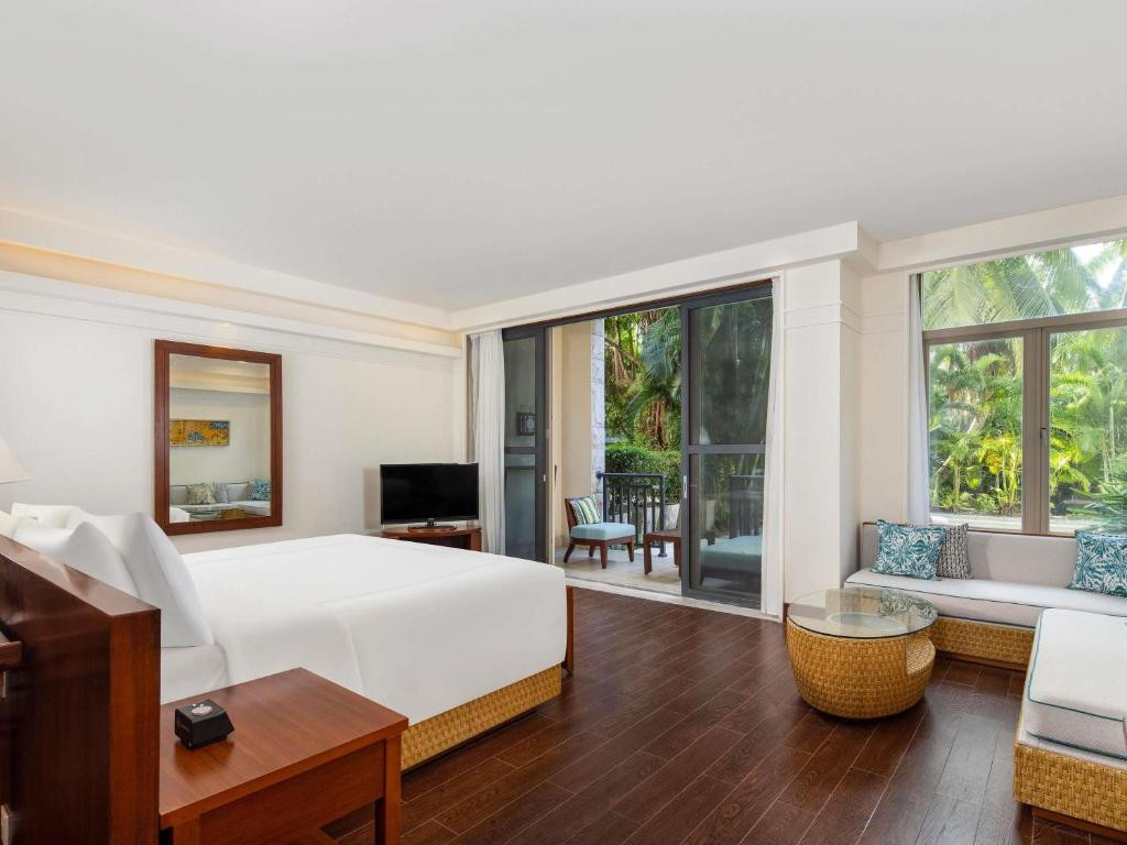 Swissotel & Grand Mercure Sanya Yalong Bay 5*