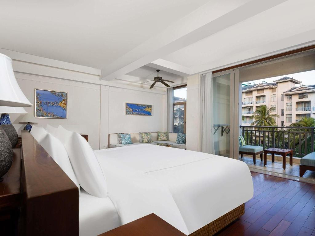 Swissotel & Grand Mercure Sanya Yalong Bay 5*