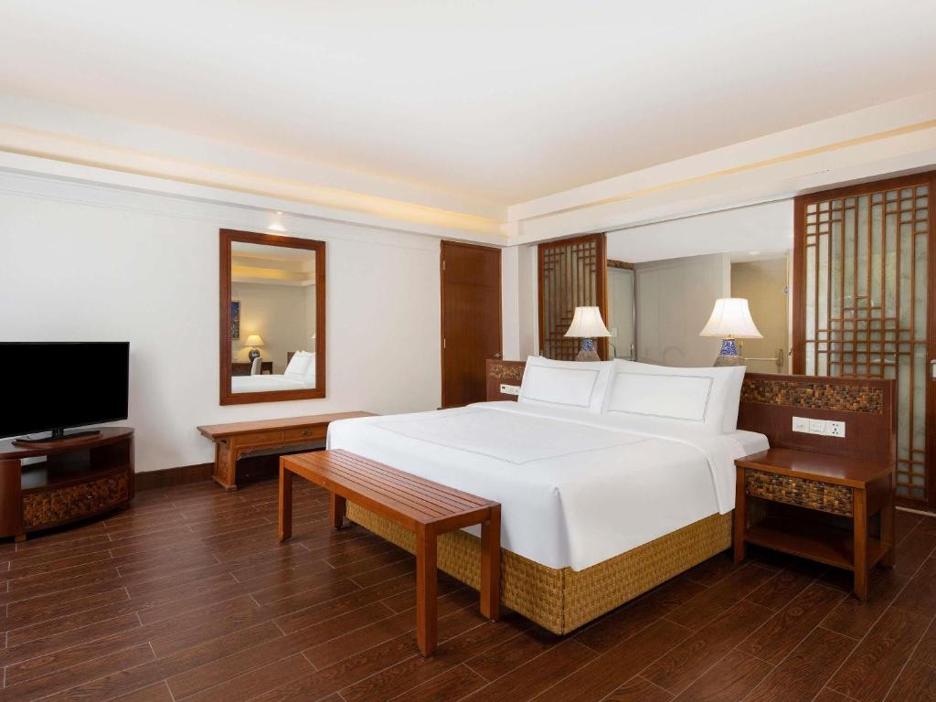 Swissotel & Grand Mercure Sanya Yalong Bay 5*