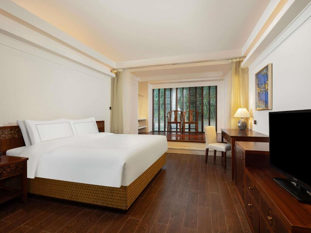Swissotel & Grand Mercure Sanya Yalong Bay 5*