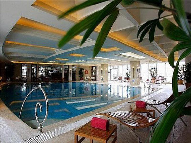 Crowne Plaza Shanghai Fudan 5*