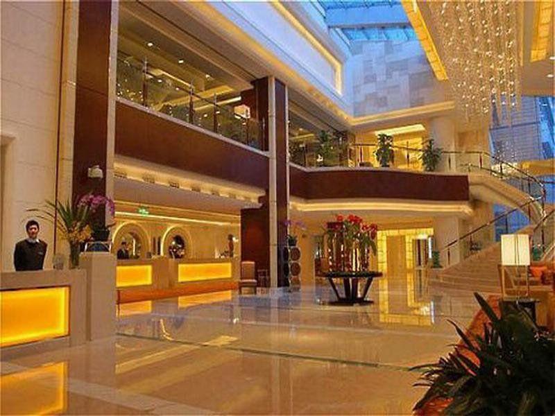 Crowne Plaza Shanghai Fudan 5*