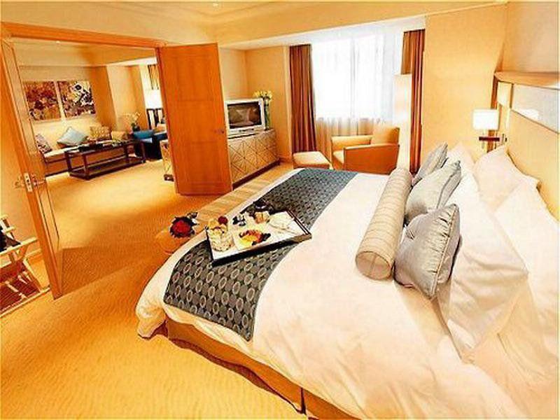 Crowne Plaza Shanghai Fudan 5*