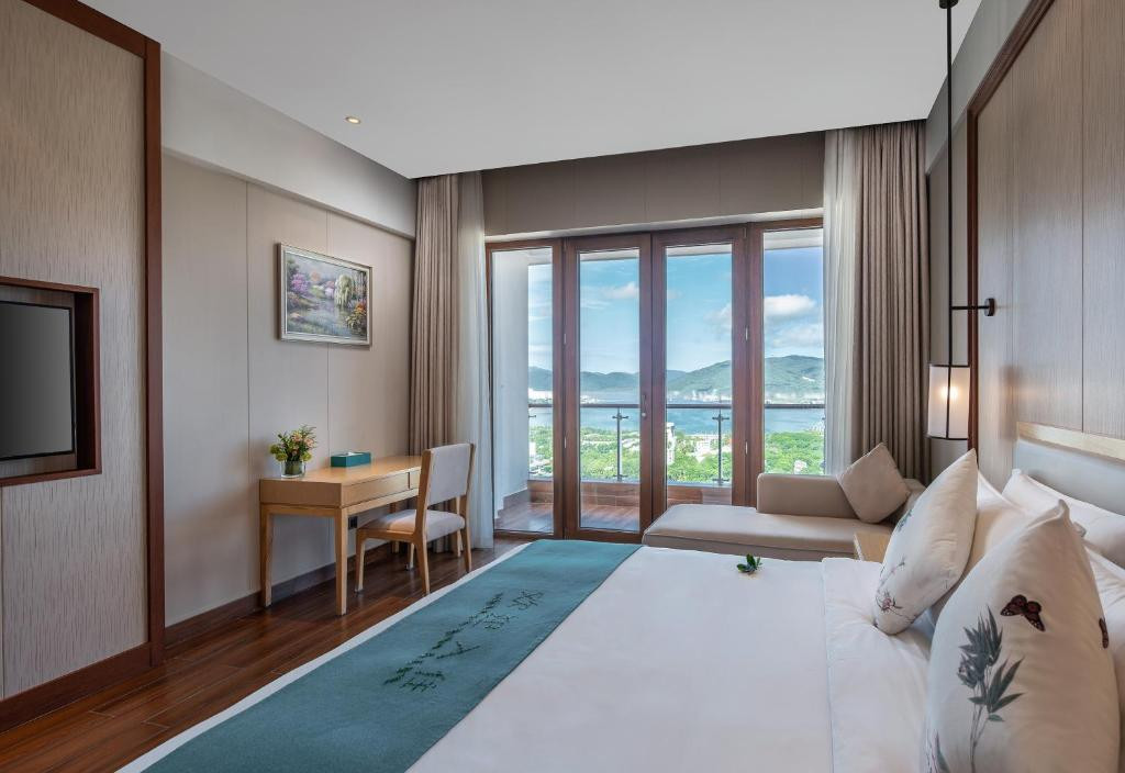 Dadonghai Hotel Sanya 5*