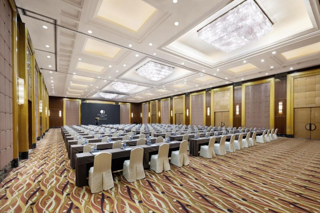 Doubletree By Hilton Hotel Shanghai Pudong 5*