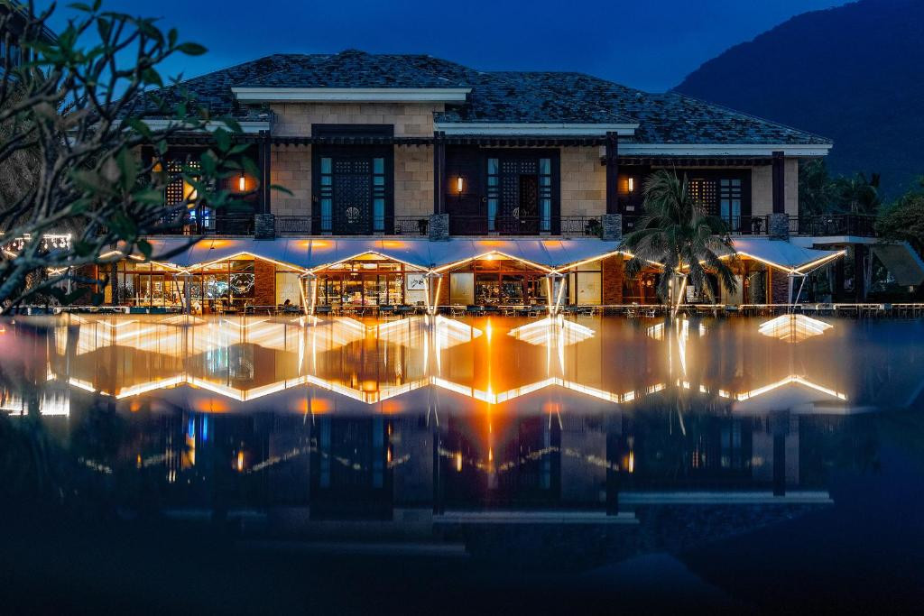 Grand Metropark Resort Yalong Bay 5*