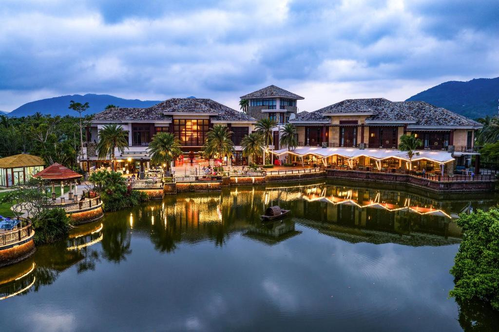 Grand Metropark Resort Yalong Bay 5*