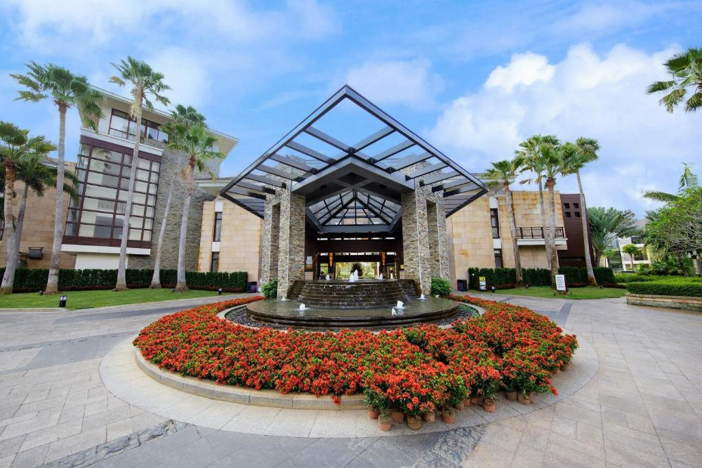 Grand Metropark Resort Yalong Bay 5*
