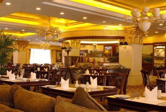 Howard Johnson Regal Court 5*