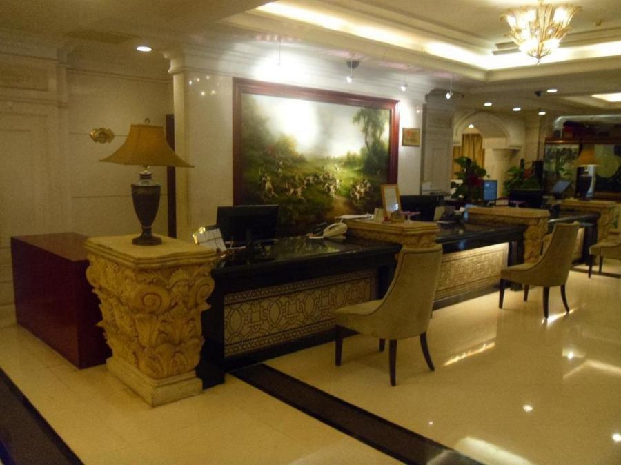 Howard Johnson Regal Court 5*