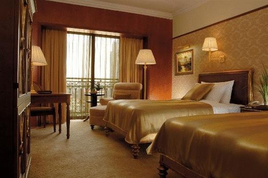 Howard Johnson Regal Court 5*