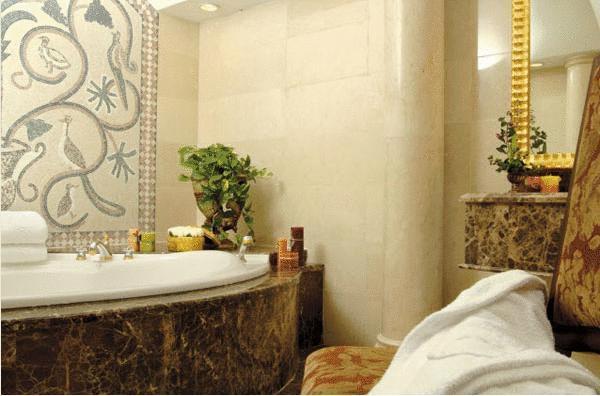 Howard Johnson Regal Court 5*