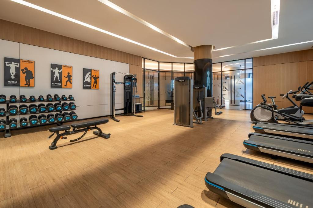 Holiday Inn Shanghai Nanjing Road (Ex. Guxiang) 5*