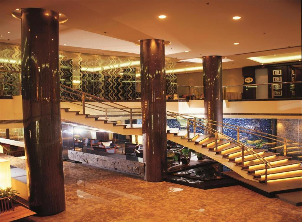 Jinglun Hotel Beijing 4*