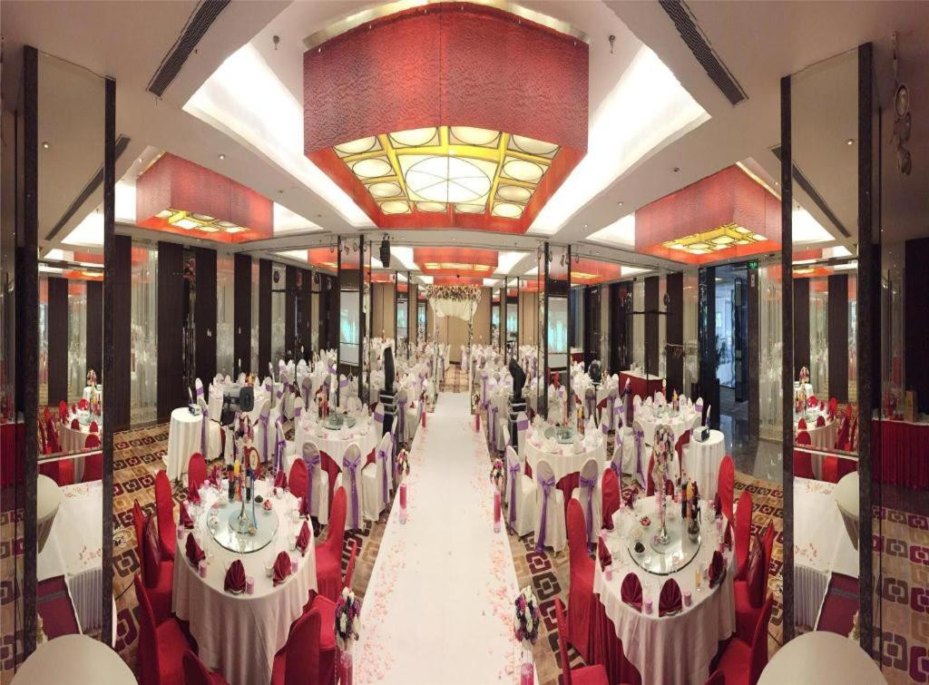Jinglun Hotel Beijing 4*