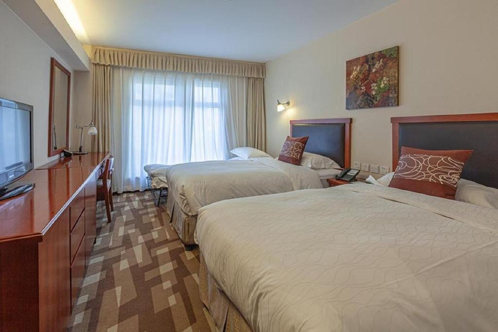 Landmark Towers 4*