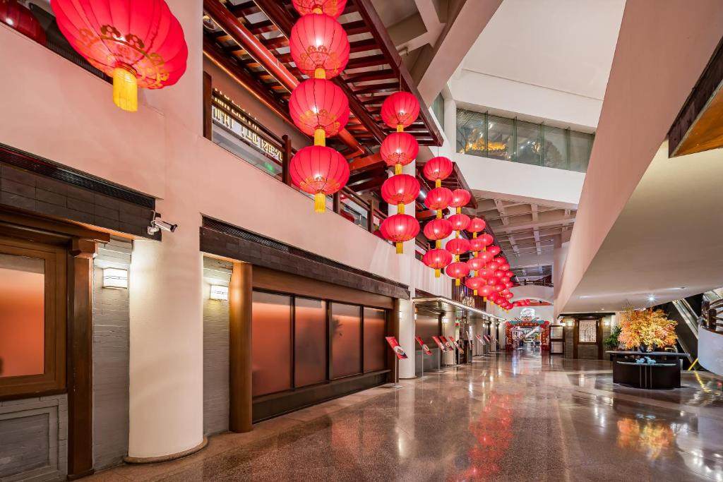 Landmark Towers 4*