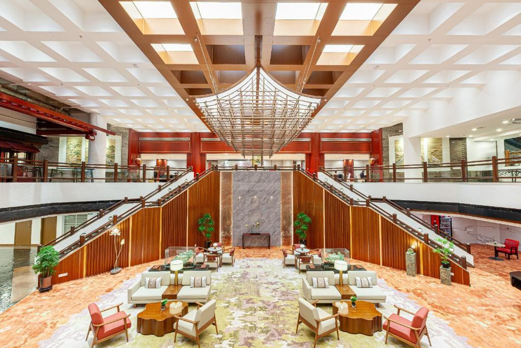 Landmark Towers 4*