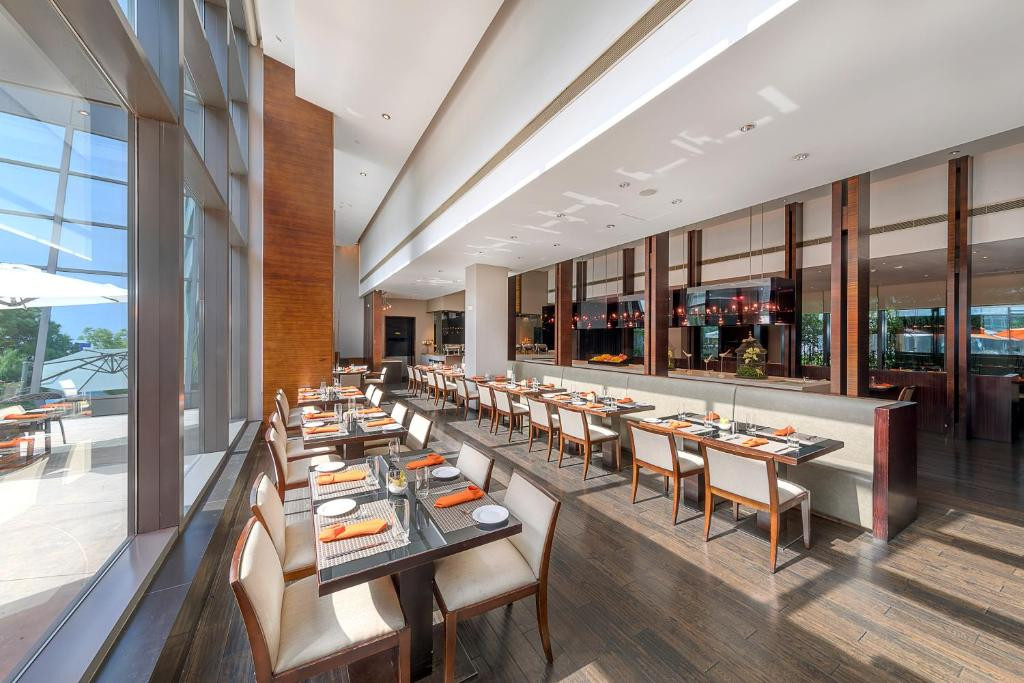 Parkyard Hotel Shanghai 5*