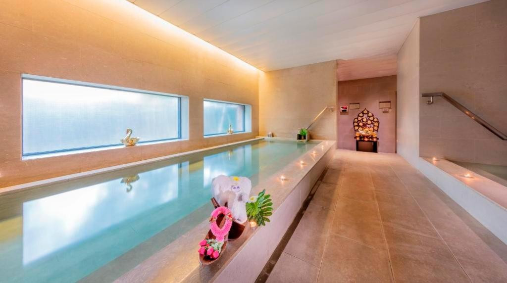 Parkyard Hotel Shanghai 5*