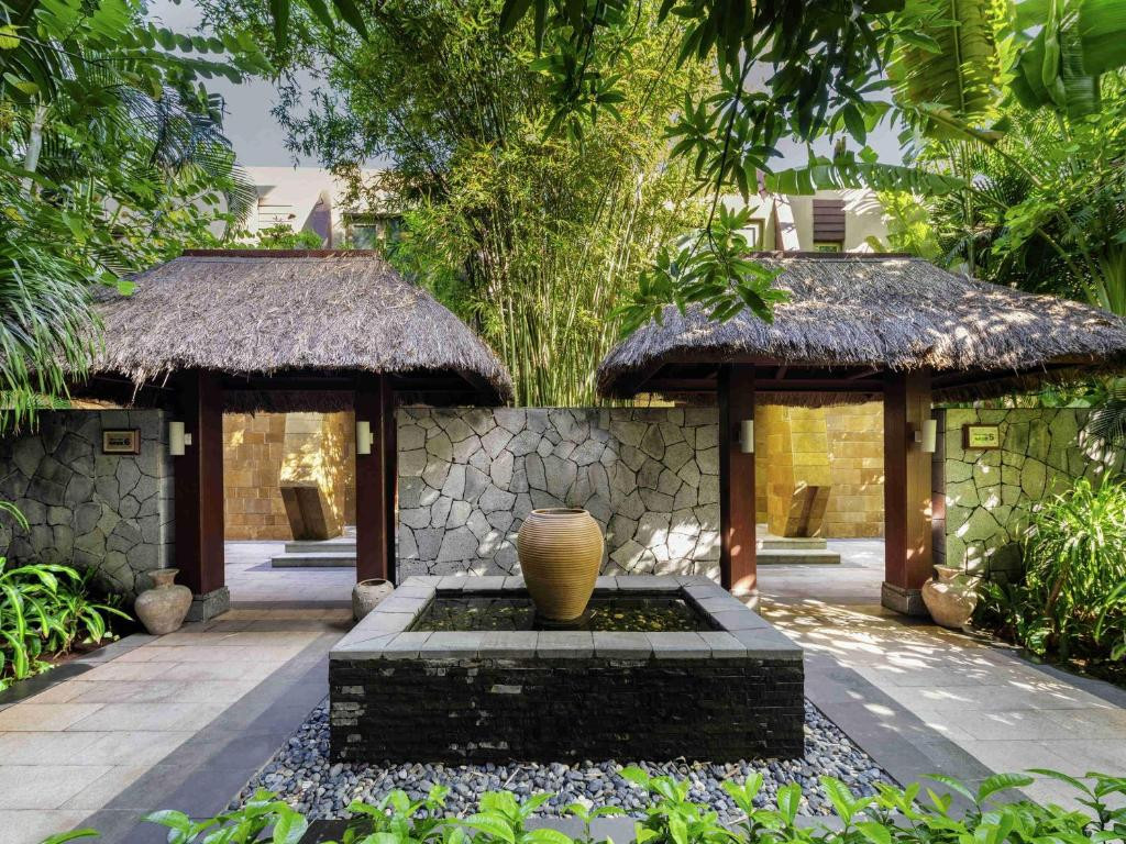 Pullman Ocean View Sanya Bay Resort & Spa 5*