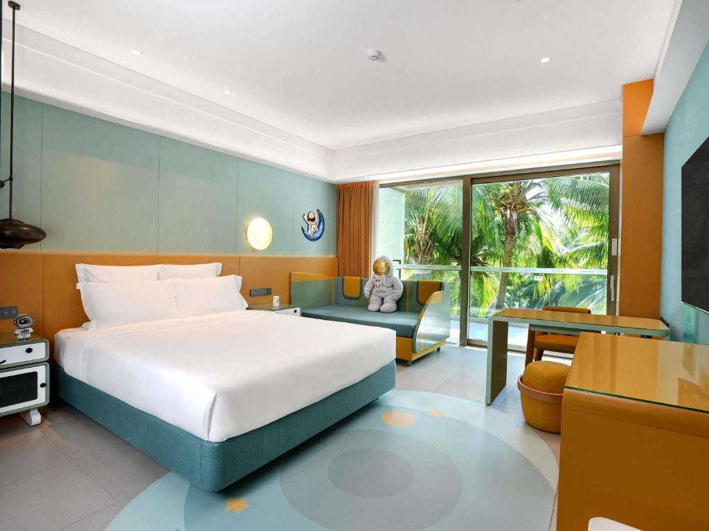 Pullman Ocean View Sanya Bay Resort & Spa 5*