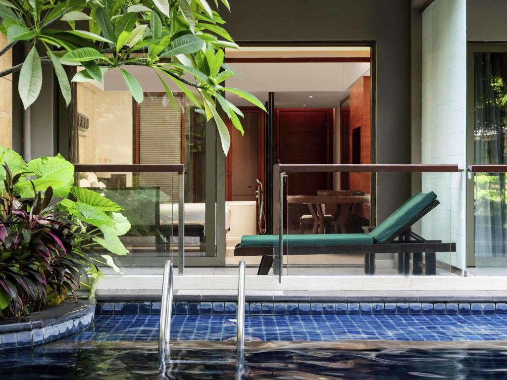 Pullman Ocean View Sanya Bay Resort & Spa 5*