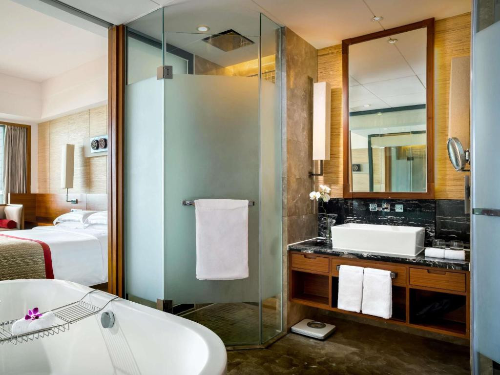Pullman Ocean View Sanya Bay Resort & Spa 5*