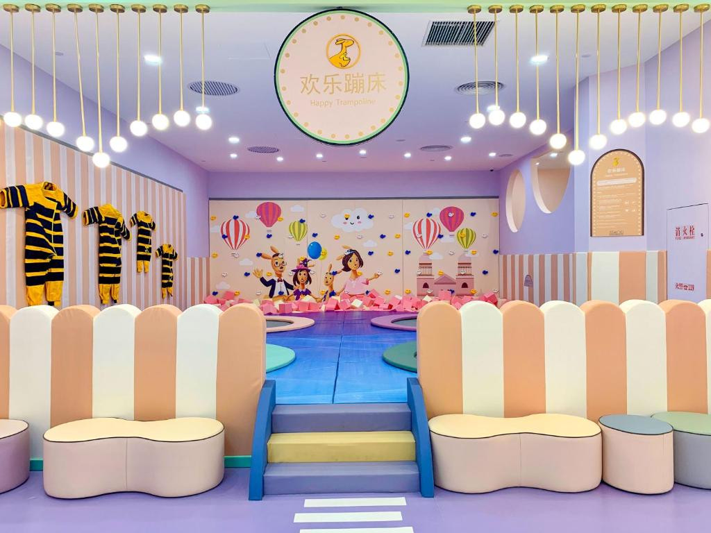 Q-box Hotel Shanghai Sanjiagang 4*
