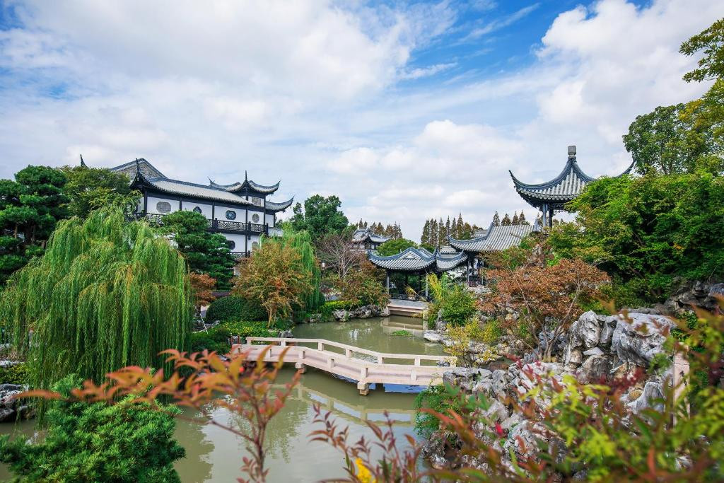 Royal Garden Hotel Shanghai 5*
