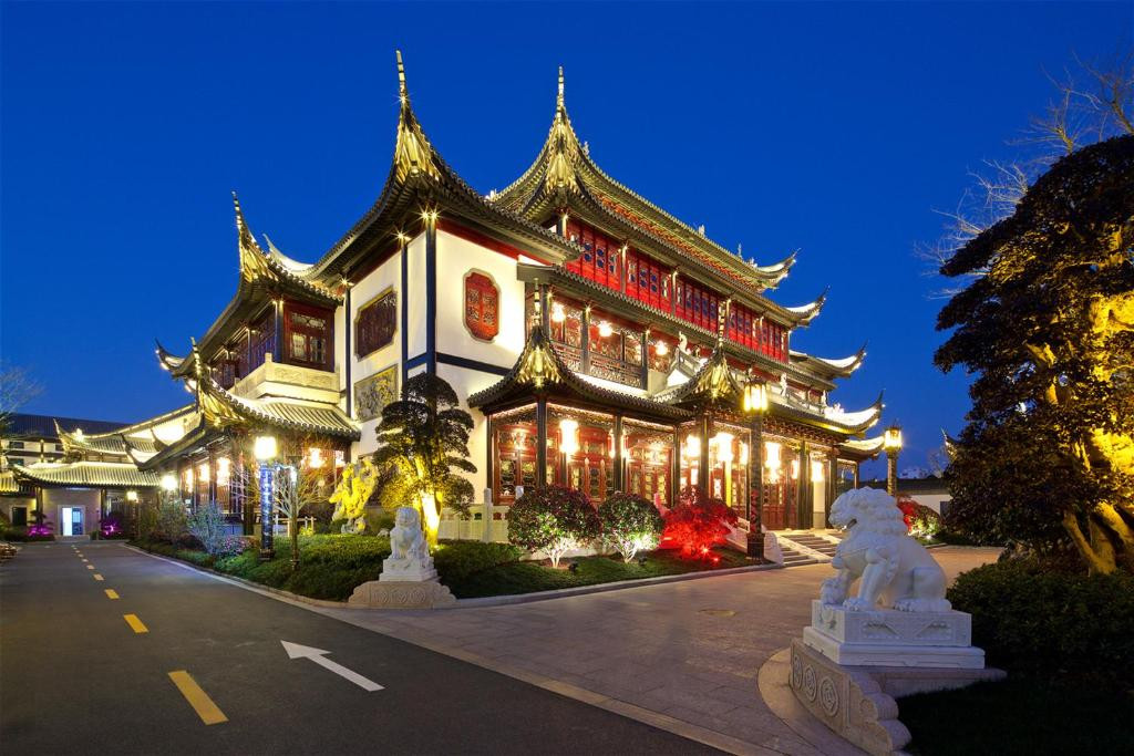 Royal Garden Hotel Shanghai 5*