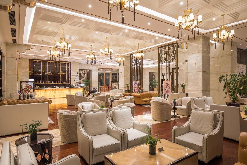 Royal Garden Hotel Shanghai 5*