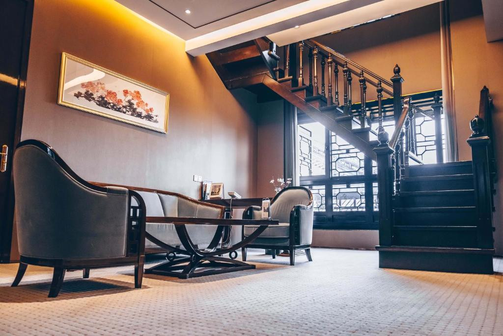 Royal Garden Hotel Shanghai 5*