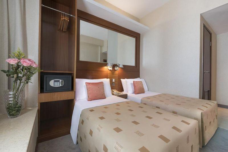 Silka West Kowloon 3*