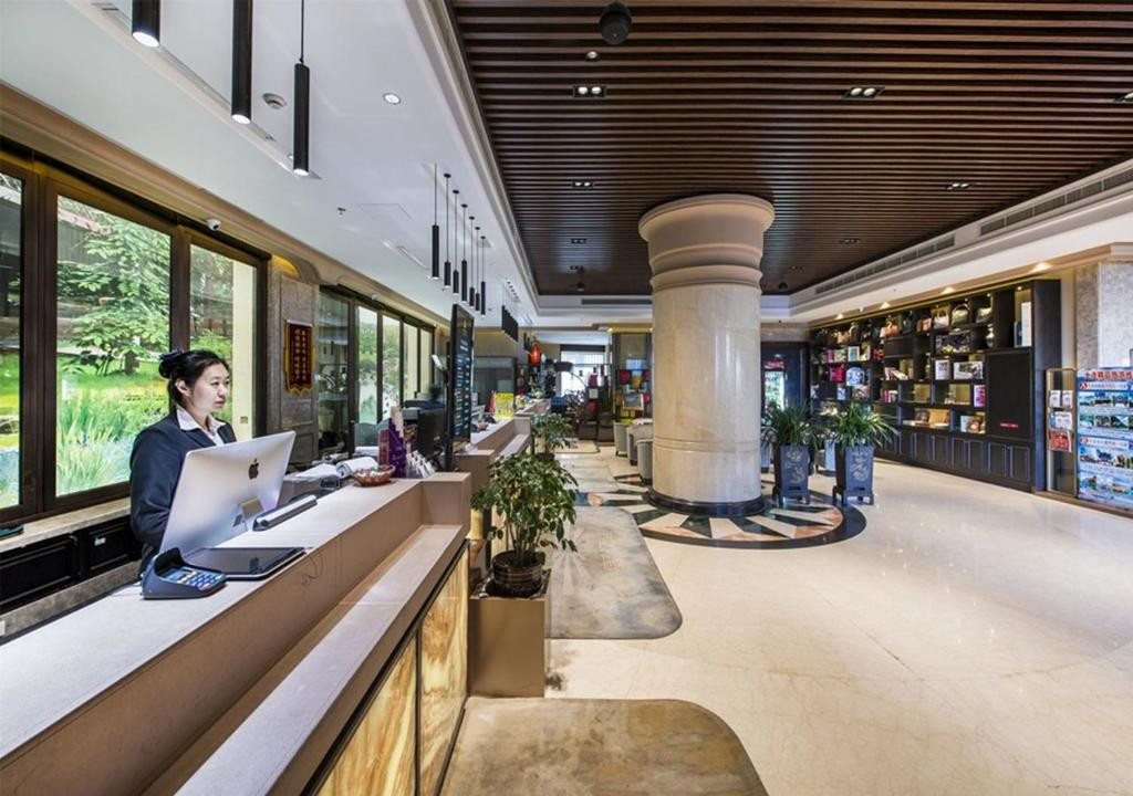 Sun Moon Lake Hotel Dalian 4*