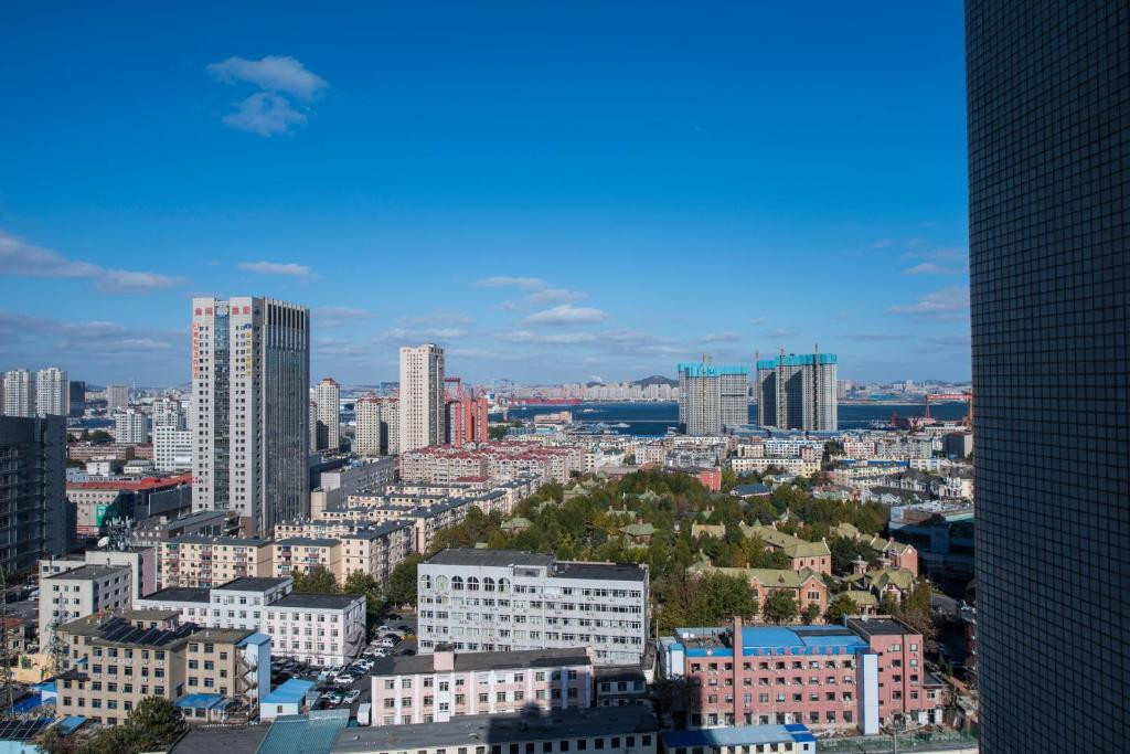 Sun Moon Lake Hotel Dalian 4*