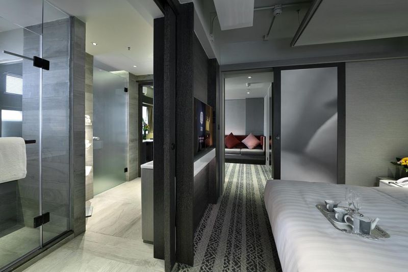 Xi Hotel 3*