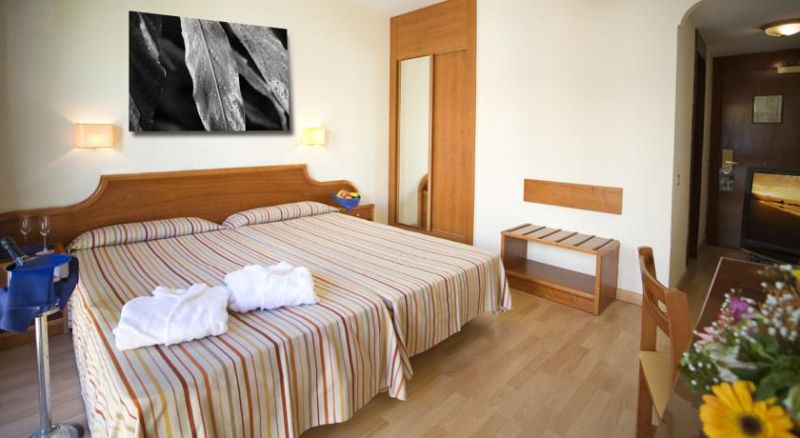 Adonis Plaza 3*