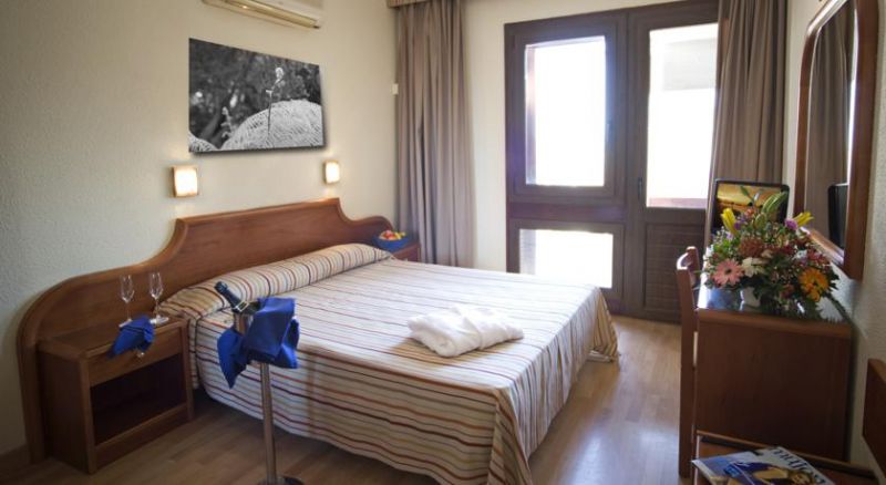 Adonis Plaza 3*