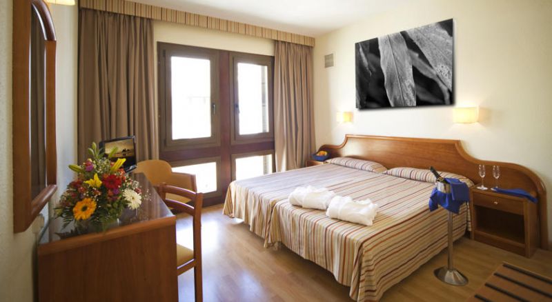 Adonis Plaza 3*