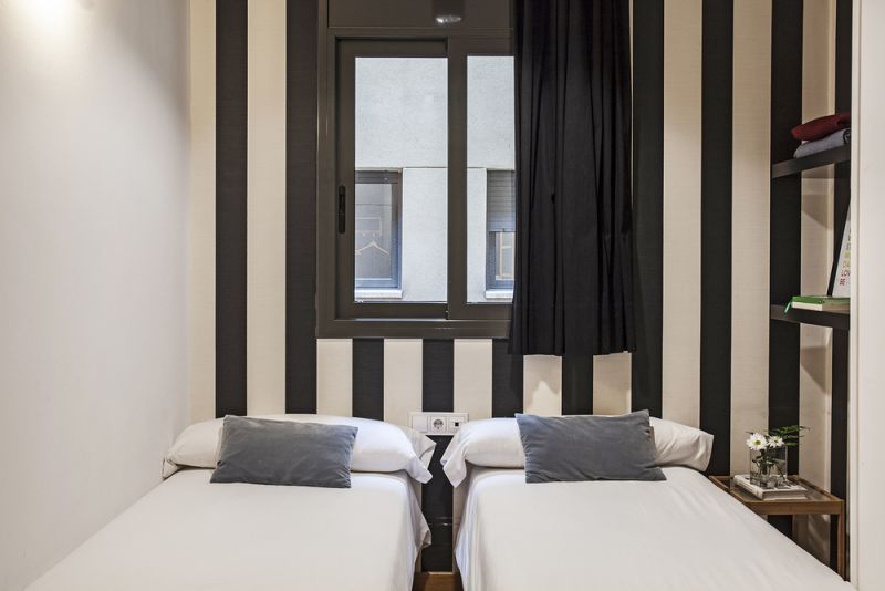 Ainb Eixample Entenza Apartments 3*