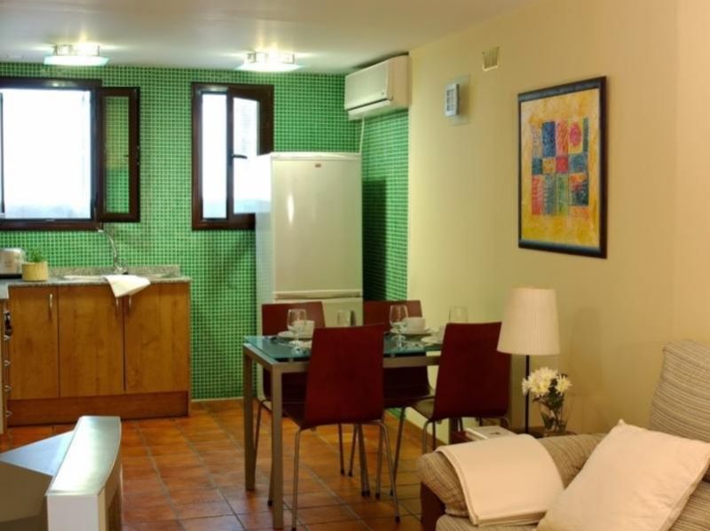 Ainb Las Ramblas-guardia Apartments 3*