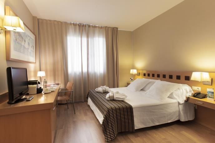 Atenea Aventura Aparthotel 4*