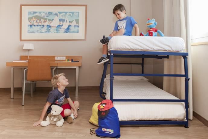 Atenea Aventura Aparthotel 4*