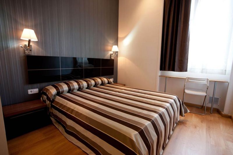 Bcn 46 Hostal 2*