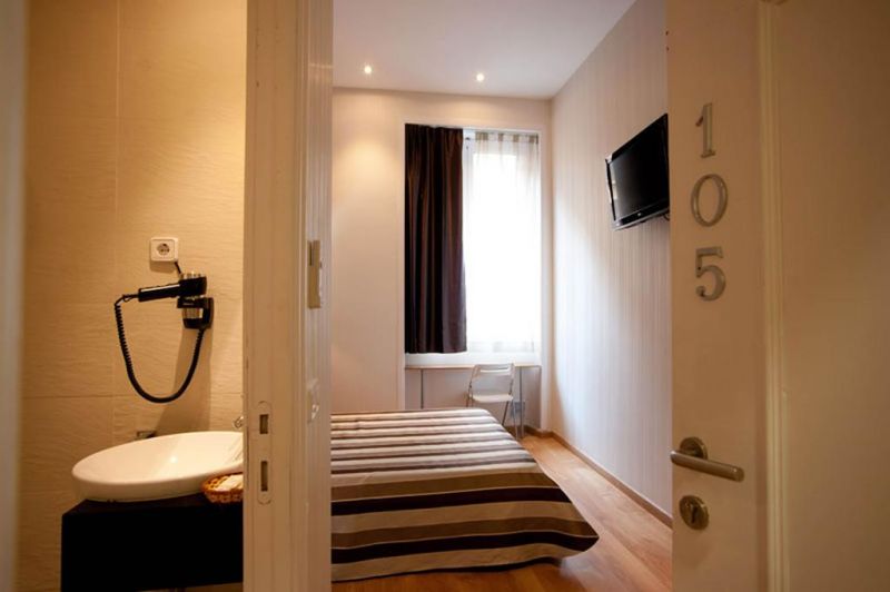 Bcn 46 Hostal 2*